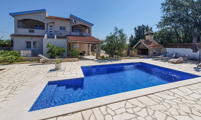 Sveti Filip i Jakov House | 3 bedroom cozy home in Sukosan