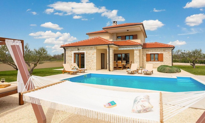 Drnis House | 3 bedroom cozy home in Kljuc