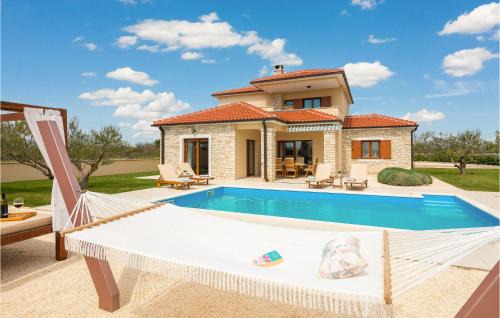 Drnis House | 3 Bedroom Cozy Home In Kljuc
