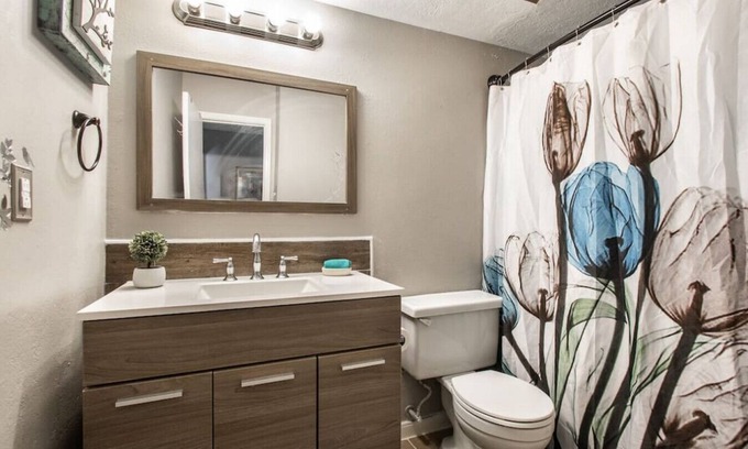 Kempwood Apartment | 3-Bedroom Duplex in Spring Branch Area of Houston