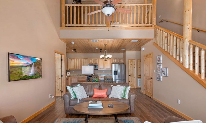 Gruene Condo | 3 Bedroom Fully Furnished Condo