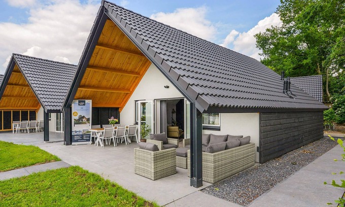Kerkdriel House | 3 bedroom gorgeous home in Kerkdriel
