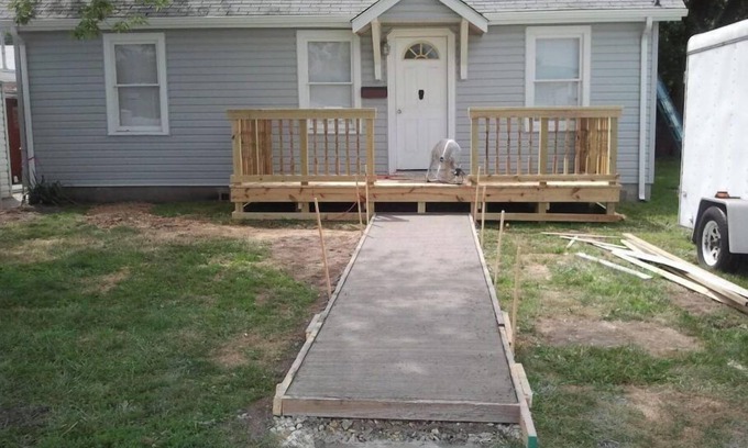 Jerseyville House | 3 Bedroom Home Away From Home