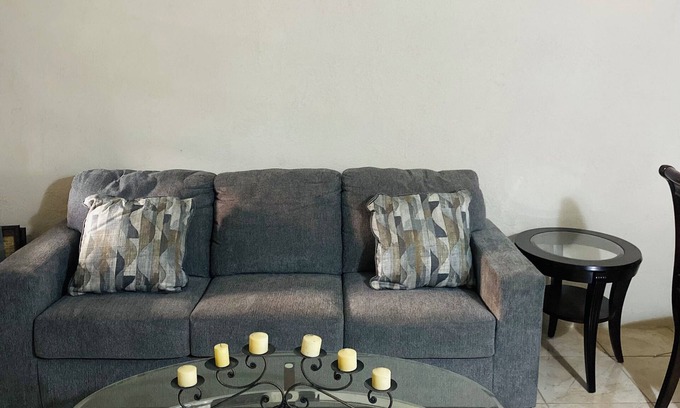 Potters Village House | 3-bedroom house in brilliant Potters Village with AC