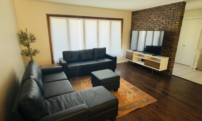 Addison House | 3-bedroom house in awesome Addison with WiFi, AC. Enjoy your stay