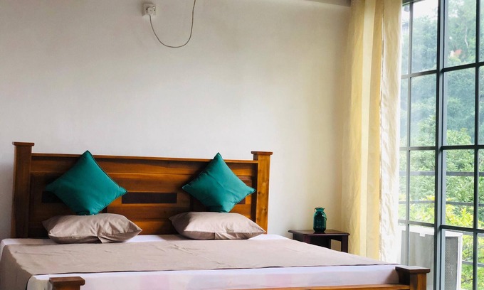 Kandy House | 3-bedroom house in Kandy City with WiFi, AC