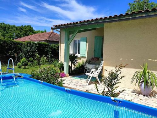 Prigonrieux House | 3 bedroom house with above-ground pool