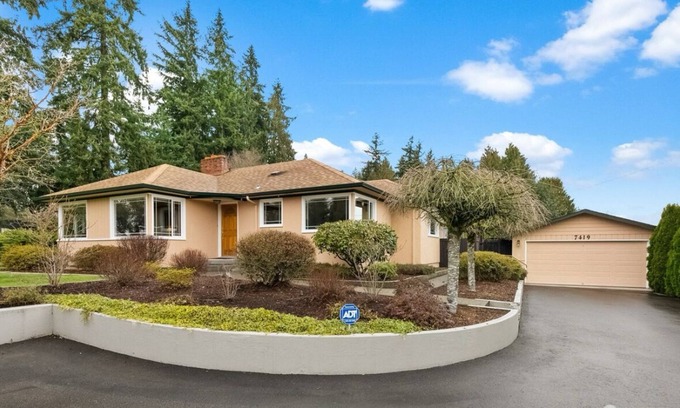 Puyallup House | 3 Bedroom House with large Garden - Pet friendly
