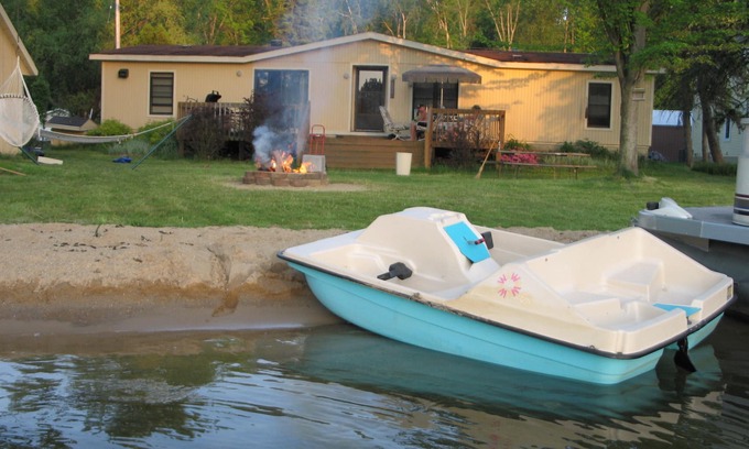 Cloverdale House | 3 bedroom lakefront vacation home