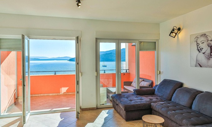 Marina Apartment | 3 bedroom lovely apartment in Marina