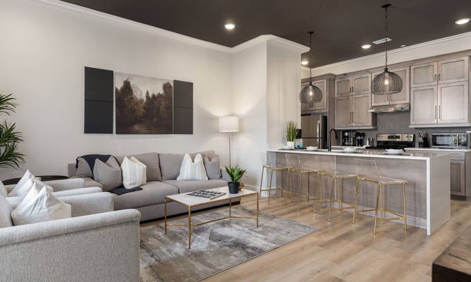 Helena Condo | 3 Bedroom, Main Level