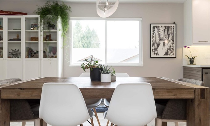 Lynn Valley House | 3 Bedroom Modern Family Home