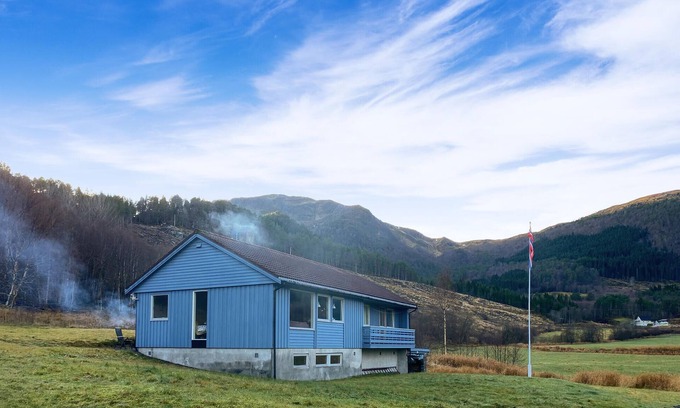 Aure House | 3 bedroom nice home in Mjosundet