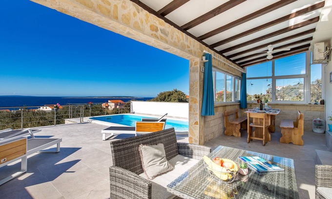 Mandre House | 3 bedroom pet friendly home in Mandre