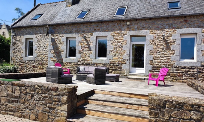 Coatreven House | 3 Bedroom Private vacation home in CoatrÃ©ven