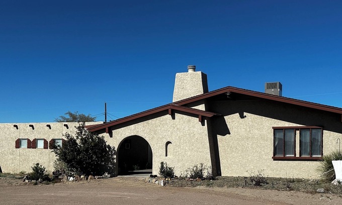 Truth or Consequences House | 3-Bedroom House Near Lakes, a River, Mountains, Hot Springs, and More!