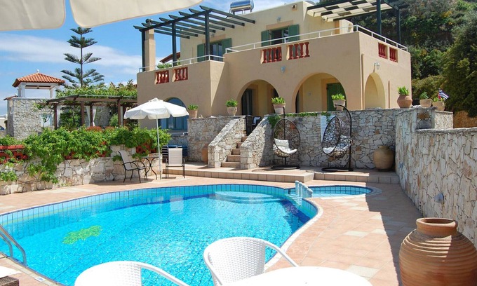 Agia Villa | 3-bedroom Villa Athina with a private (heated) pool