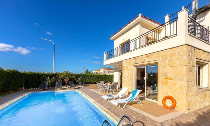Prodromi Villa | 3 bedroom villa with impressive private pool