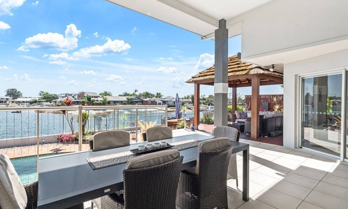 Maroochydore House | 3 bedroom Waterfront Gem on Maroochydore Canal