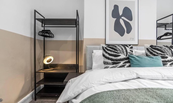 Norwich Apartment | 3 bedroom with parking by the station