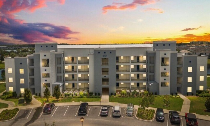 Kissimmee Apartment | 3 Bedrooms/2 Bathrooms/Storey Lake (3141-306)
