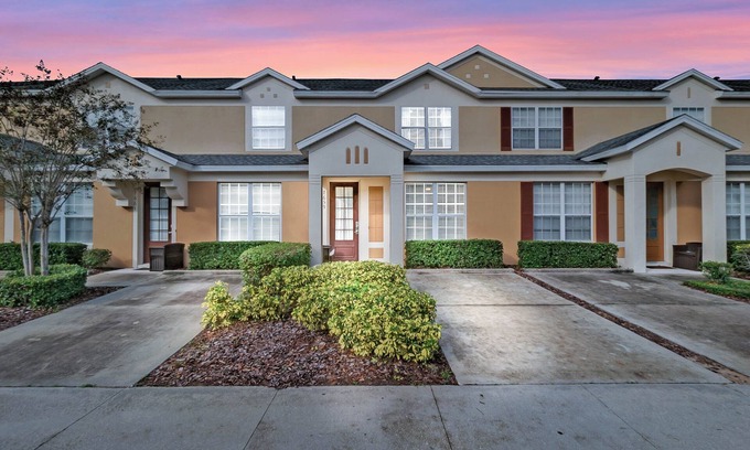 Windsor Hills House | 3 Bedrooms/3 Bathrooms/Windsor Hills (7659SK)