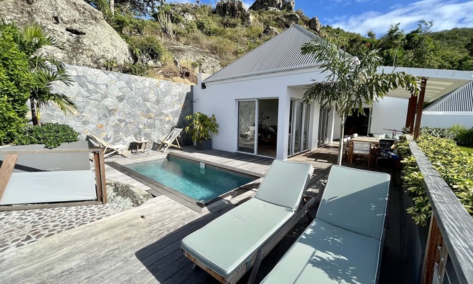 Gustavia Industrial Zone Villa | 3 bedrooms with 2 masters - Heated Private Pool - SEA VIEW- DIRECT OWNER
