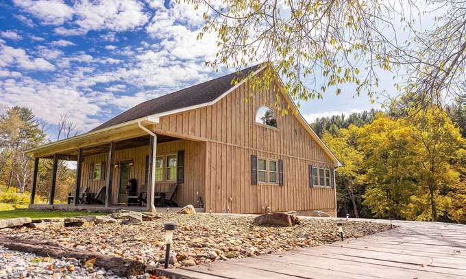 Galeton Cabin | 3 BR Black Bear Lodge on Pine Creek w/Hot Tub