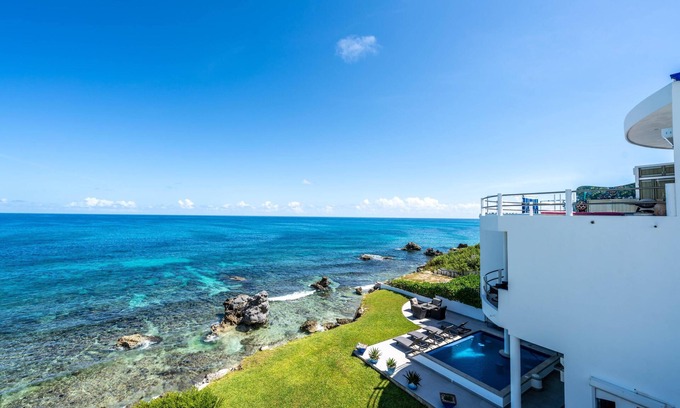 Colonia Meteorologico House | 3 BR Ocean Front Home w/Pool