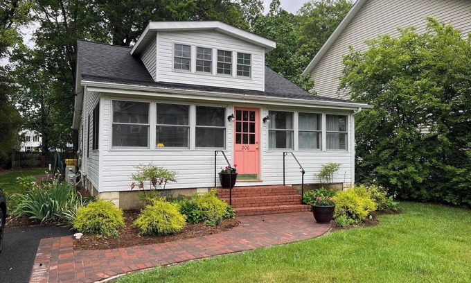 Mayo House | 3 BR Pet Friendly Beverly Beach Cottage