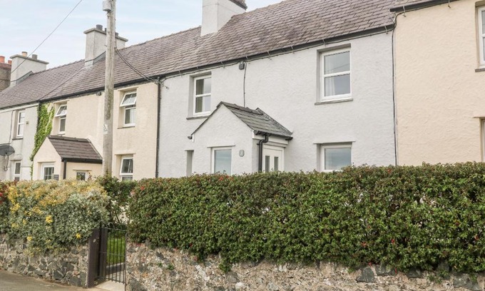 Llangaffo House | 3 Green Terrace