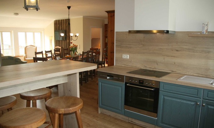 Alt Bukow Apartment | 3) Holiday apartment 4-room, upper floor, 110m² - Landhaus Alte Schule near