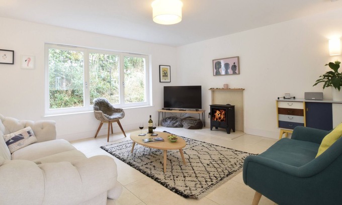 Yoxford Cottage | 3 HOPTON YARD, YOXFORD, pet friendly, with hot tub in Yoxford