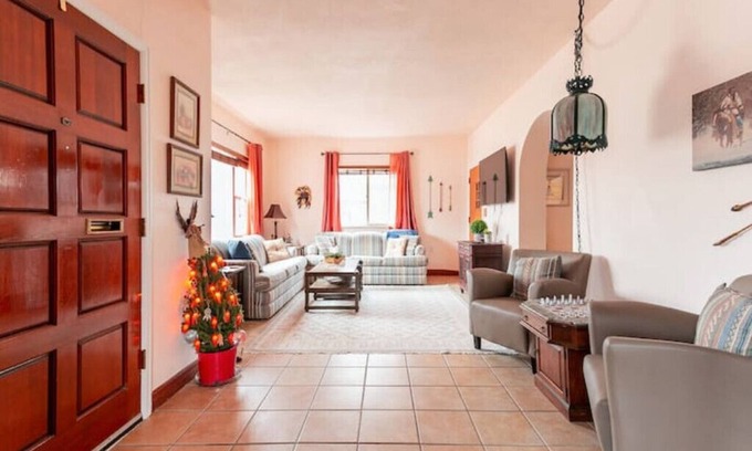 Grand Junction House | 3 King Beds-Hot Tub-Firepit-Historic-Downtownn