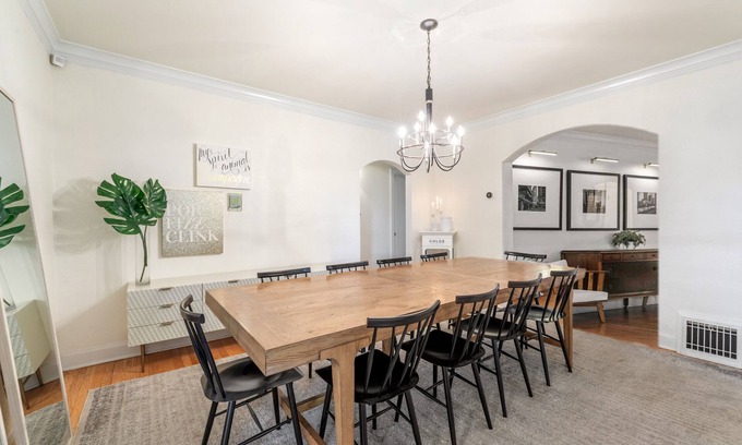 Aksarben - Elmwood Park House | 3 Living Rooms, 2 Garages, Gym & Chef’s Kitchen! Room for the Whole Group!