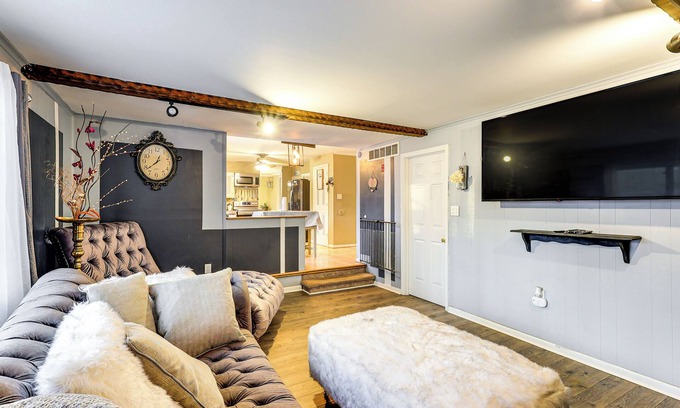 Dover House | 3 Mi to Dover Motor Speedway: Pet-Friendly Retreat