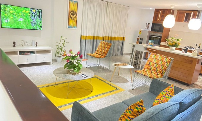 Kumasi Apartment | 3 min walk to restaurants, ATM, Shops, pharmacy, prime area