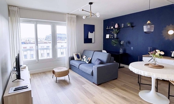 Vanves Apartment | 3 minutes from metro, sleeps 2, and parking at Porte de Versailles 3 stars