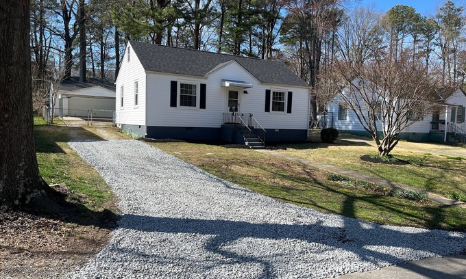 Tuckahoe House | 3 Minutes to Henrico Doctors Hospital-Close to Short Pump