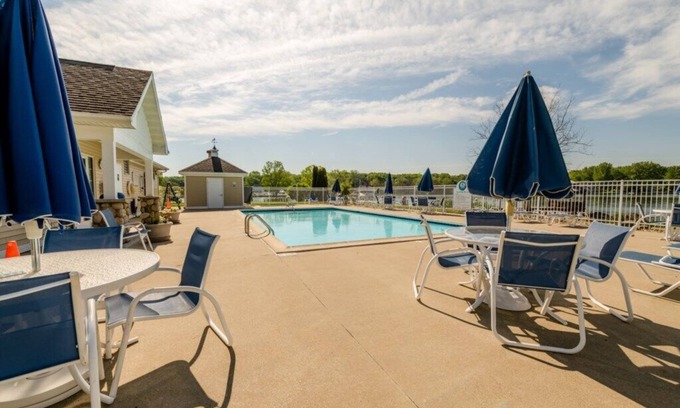 Saint Joseph House | 3 Nt Summer Min! Lovely Home With Association Heated Pool and Hot Tub!
