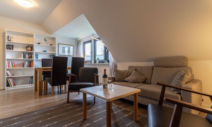 Tating Apartment | 3-room apartment on the 1st floor of a detached house with infrared cabin and balcony.