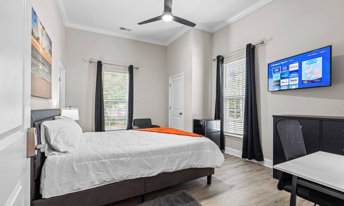 Kings Mountain House | 30+ DAY STAY KINGS MOUNTAIN BUNGALOW - ROOM A