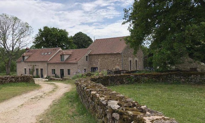 Saint-Germain-des-Champs House | 300 m² House ∙ 5 bedrooms ∙ 14 guests