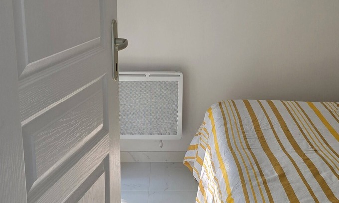 Coulommiers Apartment | 30 minutes from Disneyland Paris, garden-level accommodation (gated property).