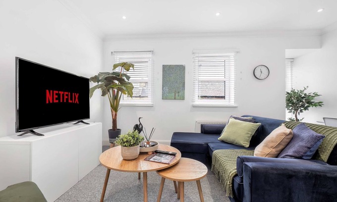 Huntingdon Apartment | 30% Monthly Discount |Long-Stay| St Mary's Retreat