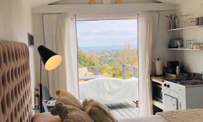Central Malibu Cottage | 30% OFF! Malibu Charming Suite Ocean View King Bed