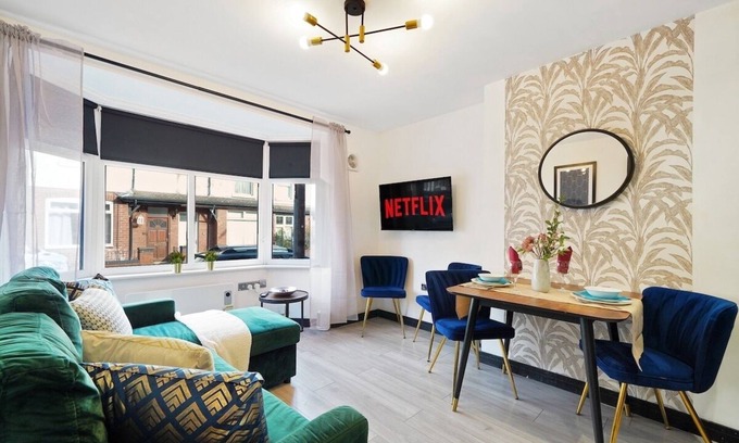 Castleford Apartment | 30% off! Stylish Yorkshire Apartment - Sleeps 5