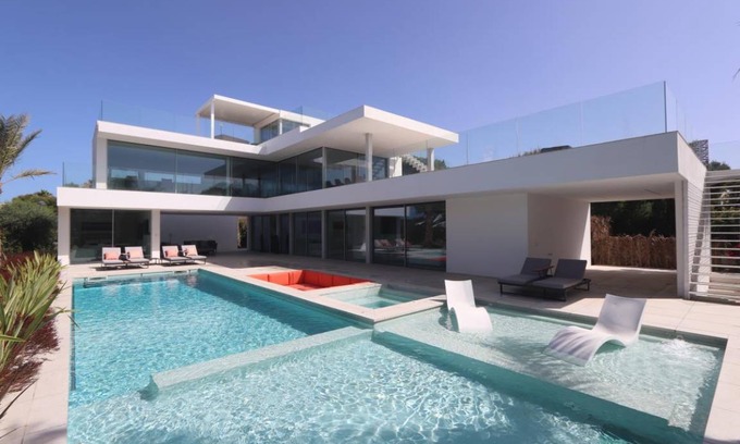 Cabo Roche House | 300 m² House ∙ 6 bedrooms ∙ 12 guests