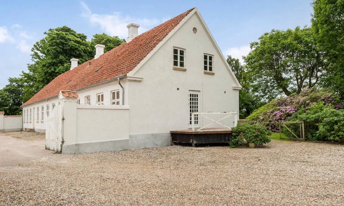 Skanderborg Municipality House | 300 m² Farmhouse ∙ 6 bedrooms ∙ 14 guests