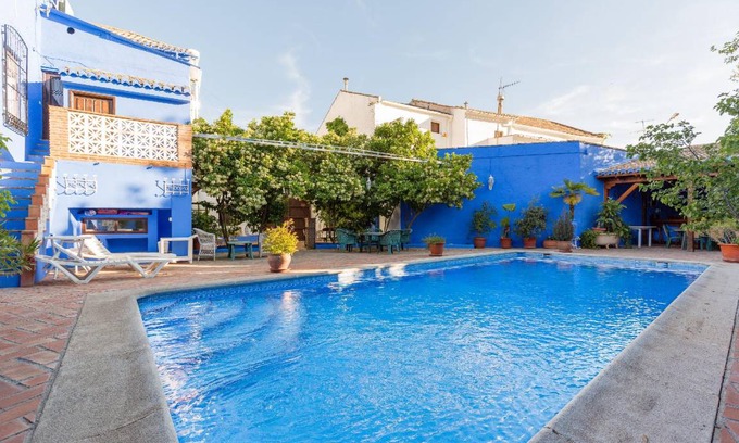Illora House | 300 m² House ∙ 6 bedrooms ∙ 13 guests